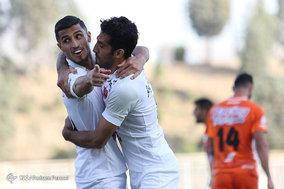 دیدار تیم‌های فوتبال سایپا و پرسپولیس