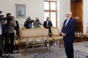 تقدیم رونوشت استوارنامه سفرای کوبا و قبرس به ظریف