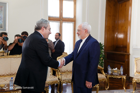 تقدیم رونوشت استوارنامه سفرای کوبا و قبرس به ظریف