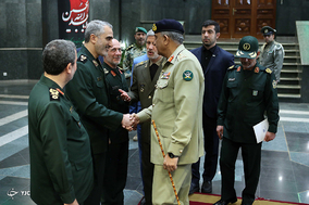 ديدار فرمانده ارتش پاکستان با وزیر دفاع