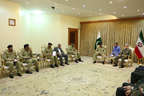 ديدار فرمانده ارتش پاکستان با وزیر دفاع