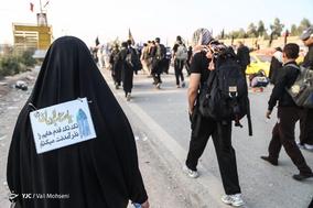 پیاده روی زائران اربعین حسینی در مسیر کربلا