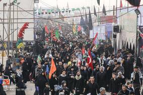 پیاده روی زائران اربعین حسینی در مسیر کربلا