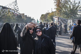 پیاده روی جاماندگان اربعین حسینی در تهران