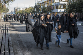 پیاده روی جاماندگان اربعین حسینی در تهران