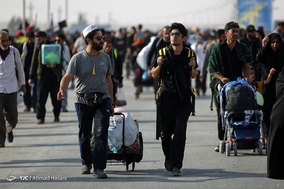 بازگشت زائران اربعین حسینی به ایران از مرز مهران