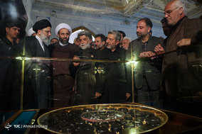 مراسم رونمايي از اثر استاد فرشچيان با حضور تولیت آستان قدس در موزه قرآن حرم مطهر رضوی