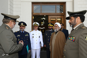 دیدار فرماندهان ارتش جمهوری اسلامی ایران با رئیس مجلس شورای اسلامی