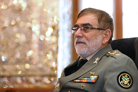 دیدار فرماندهان ارتش جمهوری اسلامی ایران با رئیس مجلس شورای اسلامی