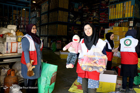 جمع آوری کمک های مردمی شیراز به  زلزله زدگان غرب کشور
