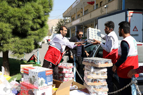 جمع آوری کمک های مردمی شیراز به  زلزله زدگان غرب کشور