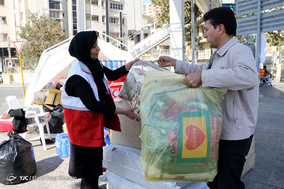 جمع آوری کمک های مردمی شیراز به  زلزله زدگان غرب کشور