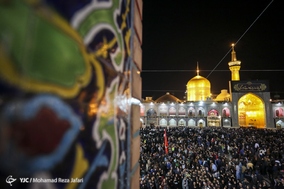 مراسم عزاداری شب شهادت امام رضا (ع)در حرم رضوی