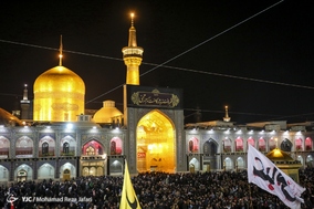مراسم عزاداری شب شهادت امام رضا (ع)در حرم رضوی