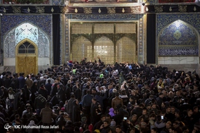 مراسم عزاداری شب شهادت امام رضا (ع)در حرم رضوی