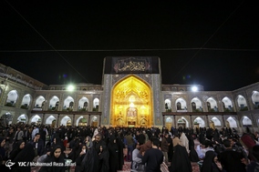 مراسم عزاداری شب شهادت امام رضا (ع)در حرم رضوی