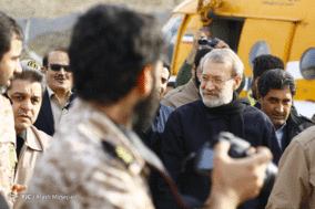 بازدید علی لاریجانی از مناطق زلزله زده کرمانشاه