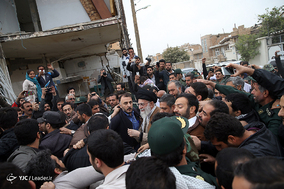 بازدید سرزده مقام معظم رهبری از مناطق زلزله‌زده استان کرمانشاه