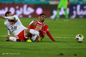 دیدار تیم‌های فوتبال پرسپولیس و پدیده