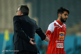 دیدار تیم‌های فوتبال پرسپولیس و پدیده