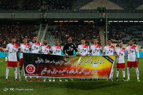 دیدار تیم‌های فوتبال پرسپولیس و پدیده