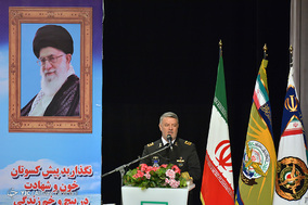 تجلیل از خانواده شهدا و پیشکسوتان نیروی دریایی ارتش
