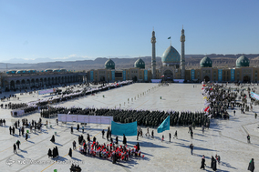 صبحگاه مشترک یگان های نظامی وانتظامی جهت تجدید بیعت با امام زمان (ع) - قم