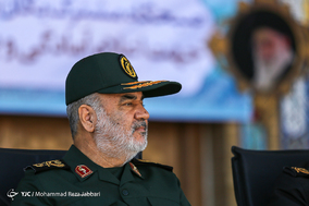 صبحگاه مشترک یگان های نظامی وانتظامی جهت تجدید بیعت با امام زمان (ع) - قم