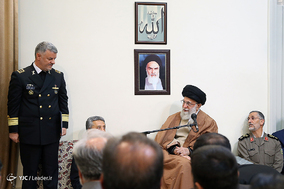 دیدار جمعی از فرماندهان و مسئولان نیروی دریایی ارتش با فرمانده معظم کل قوا