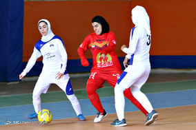 ديدار تيم های فوتسال بانوان نفت طلاييه و استقلال ساري