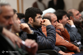 تجلیل از علیرضا کریمی قهرمان کشتی کشور