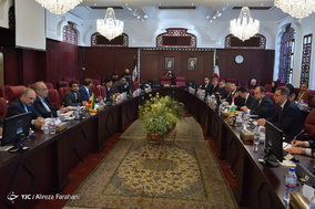 دیدار وزرای اقتصاد ایران و مجارستان