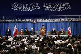 دیدار مسئولان نظام، مهمانان کنفرانس وحدت اسلامی و سفرای کشورهای اسلامی با مقام معظم رهبری
