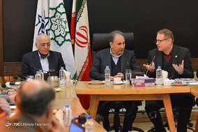 بازدید شهردار تهران از خانه هنرمندان