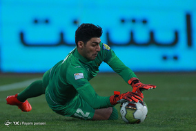 دیدار تیم های فوتبال پرسپولیس و نفت تهران