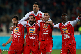 دیدار تیم های فوتبال پرسپولیس و نفت تهران