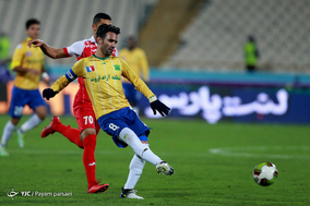 دیدار تیم های فوتبال پرسپولیس و نفت تهران