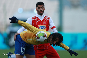 دیدار تیم های فوتبال پرسپولیس و نفت تهران