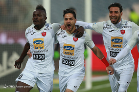 دیدار تیم های فوتبال بادران و پرسپولیس در چهارچوب جام حذفی
