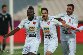 دیدار تیم های فوتبال بادران و پرسپولیس در چهارچوب جام حذفی