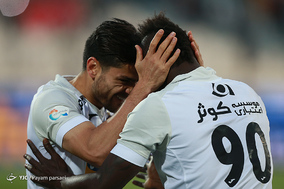 دیدار تیم های فوتبال بادران و پرسپولیس در چهارچوب جام حذفی