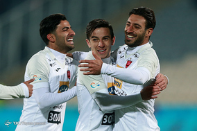 دیدار تیم های فوتبال بادران و پرسپولیس در چهارچوب جام حذفی