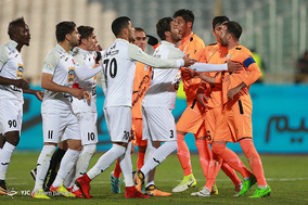 دیدار تیم های فوتبال بادران و پرسپولیس در چهارچوب جام حذفی