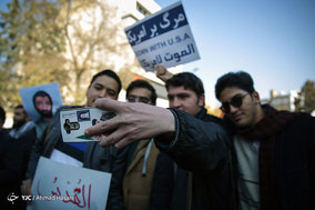 تجمع ضداستکباری جمعی از دانشجویان مقابل دفتر نمایندگی سازمان ملل در مشهد