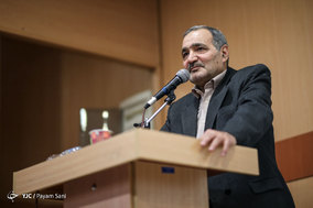 نمایش موشک بالستیک «ذوالفقار» در دانشگاه امیرکبیر