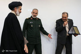 نمایش موشک بالستیک «ذوالفقار» در دانشگاه امیرکبیر