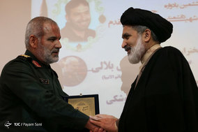 نمایش موشک بالستیک «ذوالفقار» در دانشگاه امیرکبیر