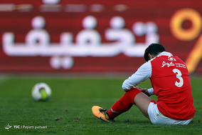 دیدار تیم های فوتبال پرسپولیس و نفت آبادان در چهارچوب جام حذفی