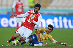دیدار تیم های فوتبال پرسپولیس و نفت آبادان در چهارچوب جام حذفی