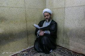 تشییع پیکر آیت الله حائری شیرازی در قم